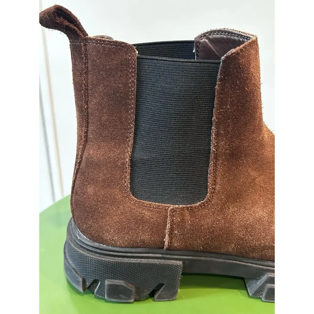 Urban‎ Outfitters Suede Brown Chelsea Boots Men’s Size 8